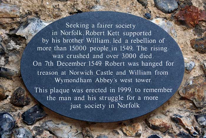“노르위치에서 더 공정한 사회를 추구하던… ” 으로 시작되는 저 문구는 1999년에 설립된 케트 기념관 문 앞에 걸려있다. 20세기의 마지막 해, 갑자기 케트를 기념하게 된 이유는 무엇이었을까?