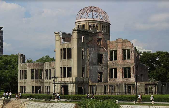 히로시마 평화기념관(원폭 돔)은 1945년 8월 6일 히로시마에 원자폭탄이 떨어졌을 때 유일하게 남겨진 건물이다. 인류가 만들어낸 가장 파괴적인 무기가 초래한 참상을 보여주는 상징일 뿐만 아니라, 핵무기의 궁극적인 폐기와 세계 평화에 대한 인류의 희망을 보여주는 유산이다. by Giada_jn