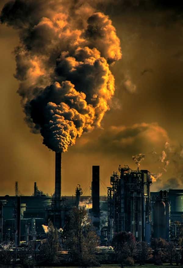 기후위기를 일으킨 직접적인 원인은 산업화 이후 과다한 화석연료 사용임이 분명하다. 
사진 출처 : Chris LeBoutillier
https://unsplash.com/photos/c7RWVGL8lPA