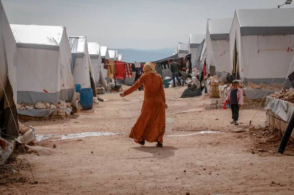 난민과 이주민에 대한 반감을 드러내는 세력의 부상은 권위주의와 밀접히 관련 있다. 사진출처 : Ahmed akacha