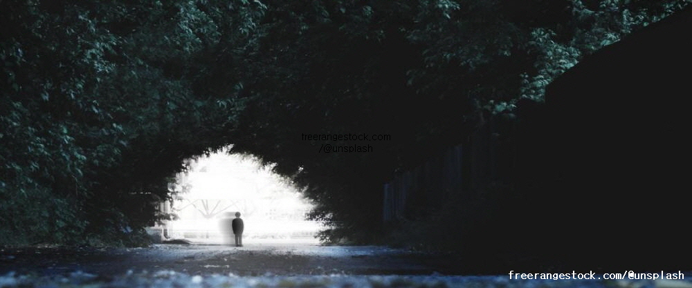 [한편의 詩] 구멍 난 것들을 위한 시