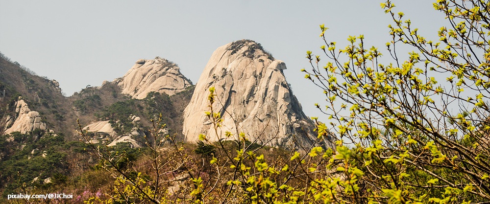 청한 산 위로, 저 부는 바람